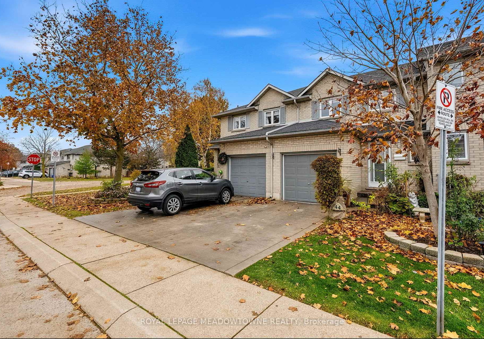 1-royalwood-court-hamilton-ontario-x12784332