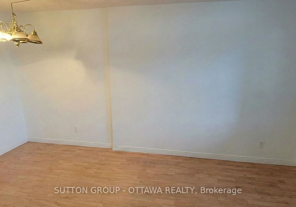 2000-jasmine-crescent-beacon-hill-north-south-and-area-ottawa-ontario-x12784428