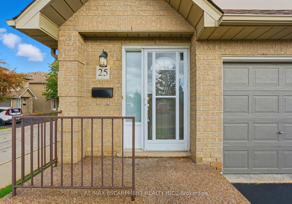 100-vineberg-drive-hamilton-ontario-x12785014