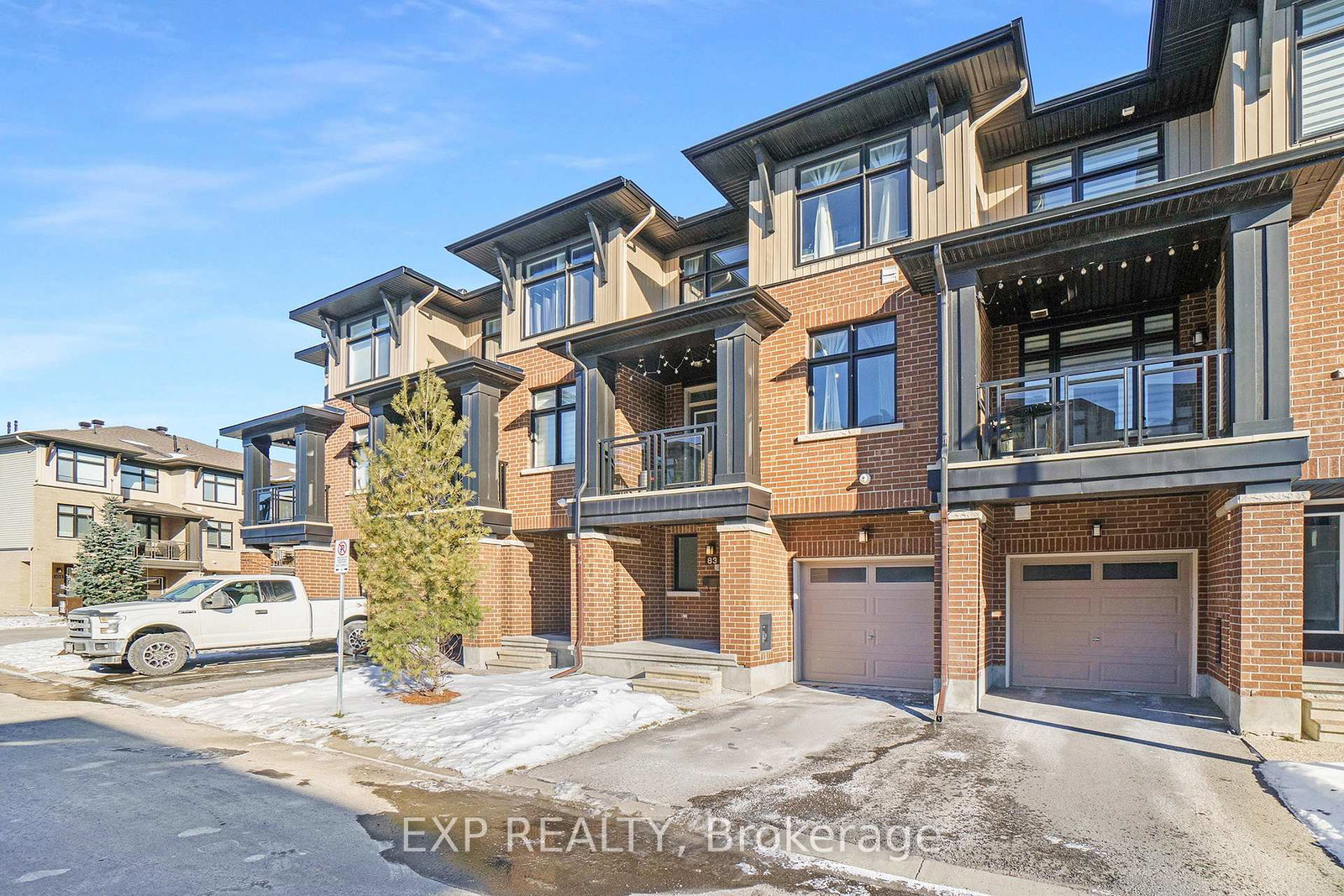 83-stockholm-private-ottawa-ontario-x12785466