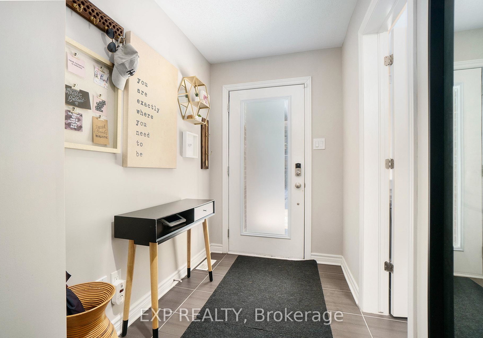 83-stockholm-private-ottawa-ontario-x12785466