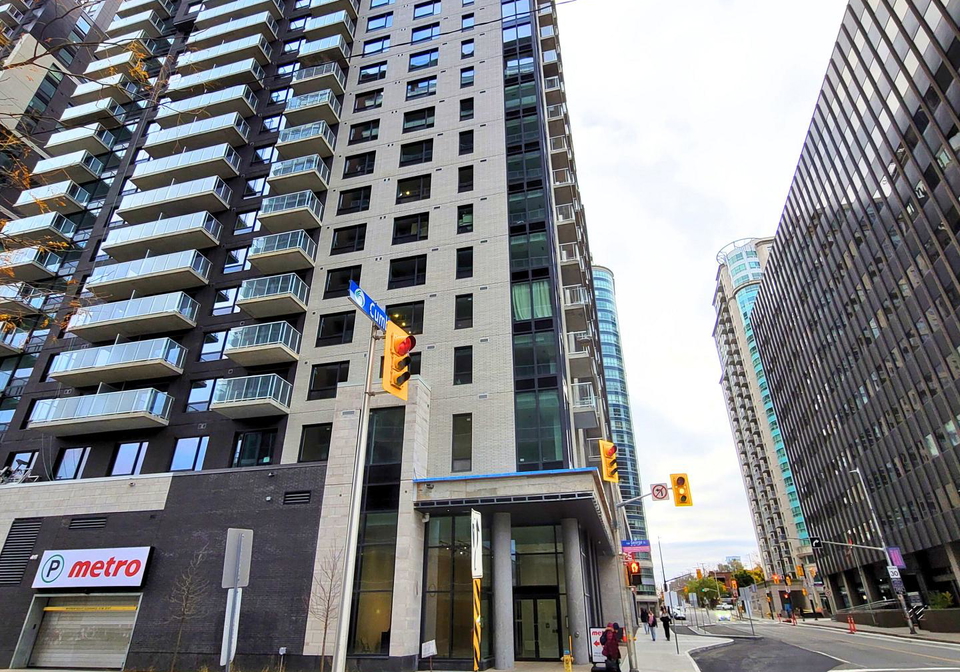 180-george-street-lower-town-sandy-hill-ottawa-ontario-x12785690
