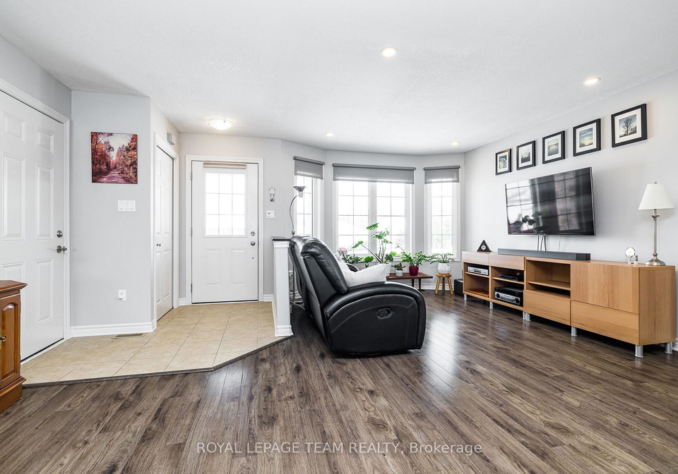 17-lee-avenue-smiths-falls-ontario-x12786276