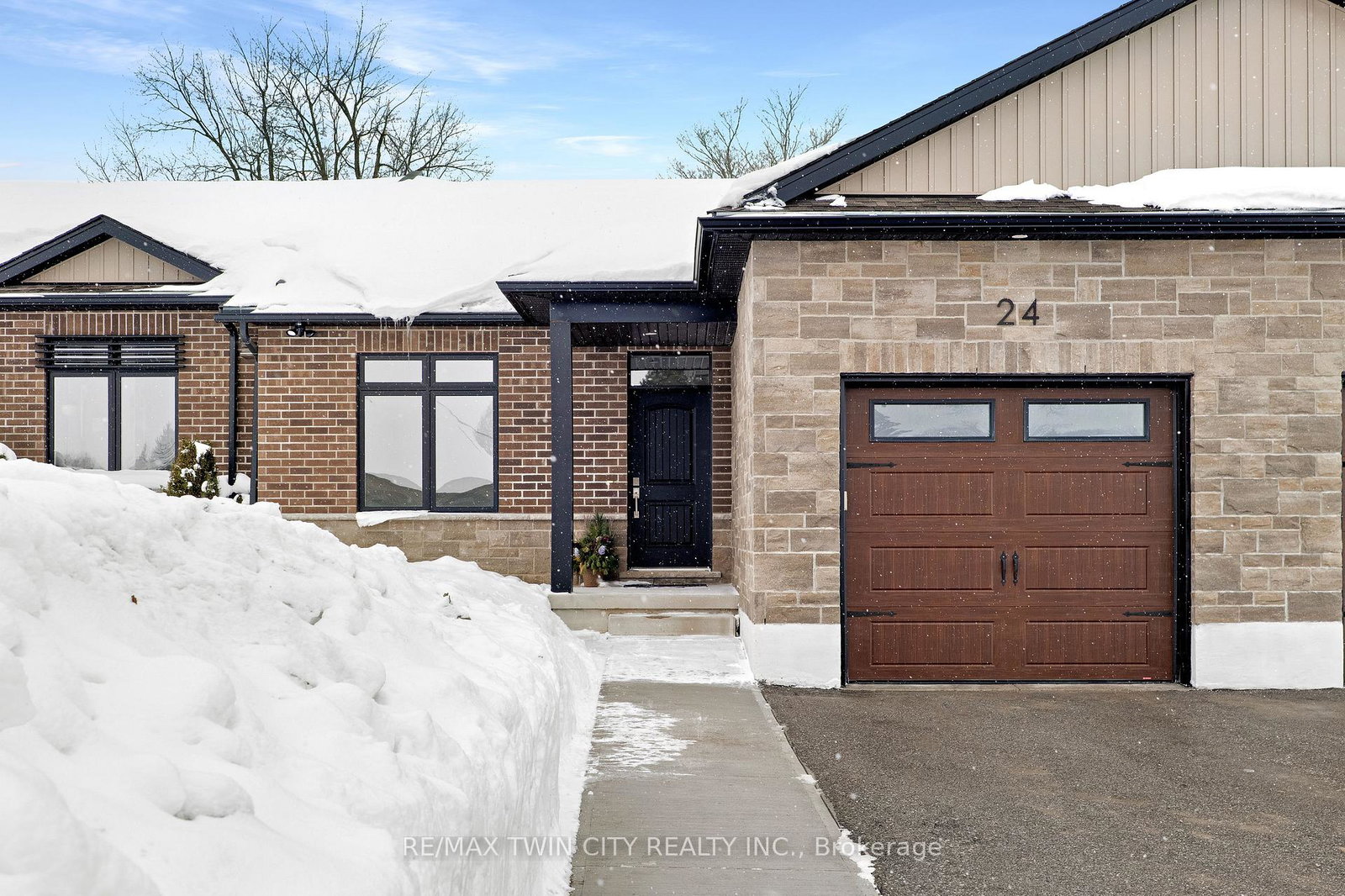 24-yost-court-perth-east-ontario-x12786526