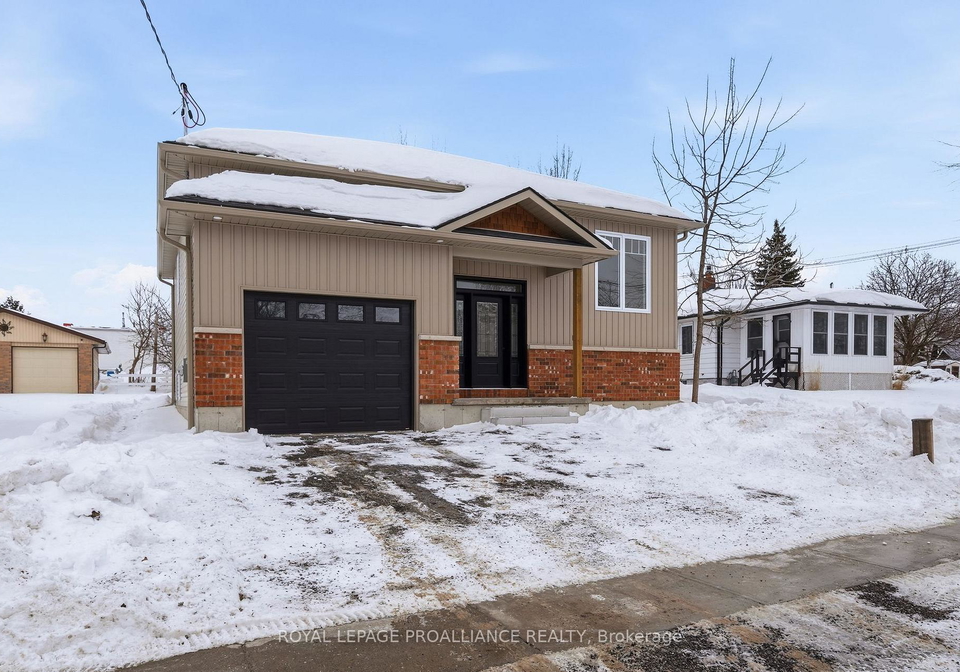 152-bay-street-quinte-west-ontario-x12786634