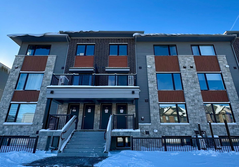 101-glenroy-gilbert-drive-ottawa-ontario-x12786774