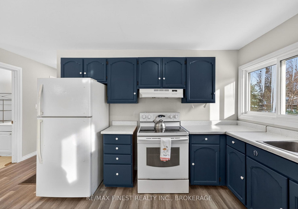 195-victoria-avenue-gananoque-ontario-x12787032