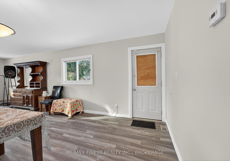 195-victoria-avenue-gananoque-ontario-x12787032