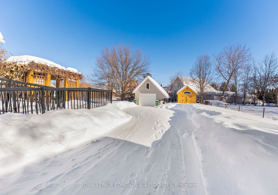 381-everett-street-pembroke-ontario-x12787536