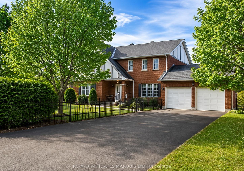 2-fairholme-drive-south-dundas-ontario-x12788838