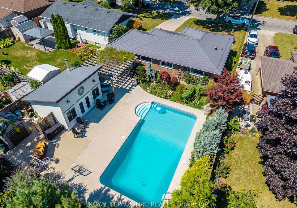 6-croydon-drive-st-catharines-ontario-x12790860