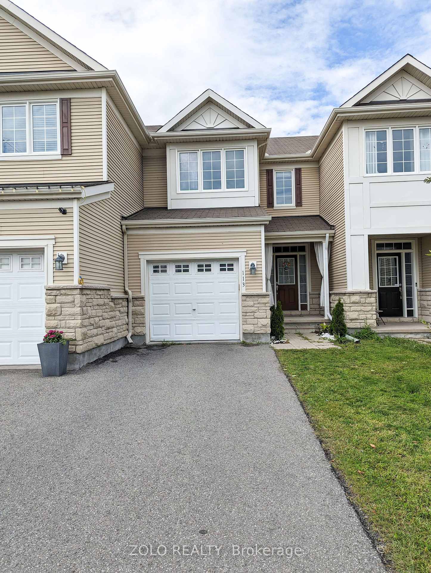113-lochnaw-private-ottawa-ontario-x12791298