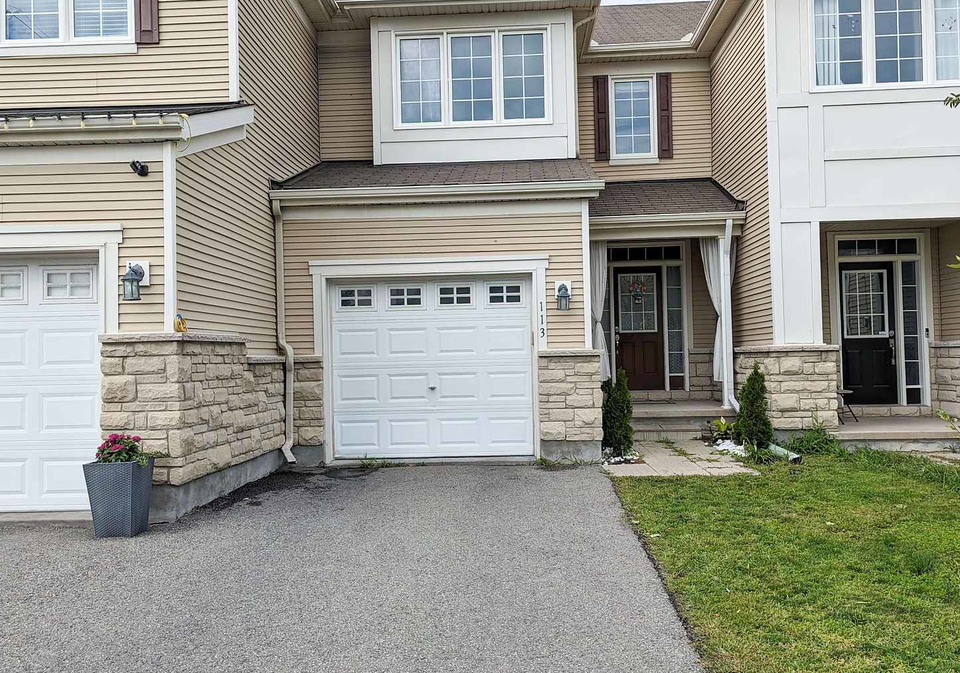 113-lochnaw-private-ottawa-ontario-x12791298