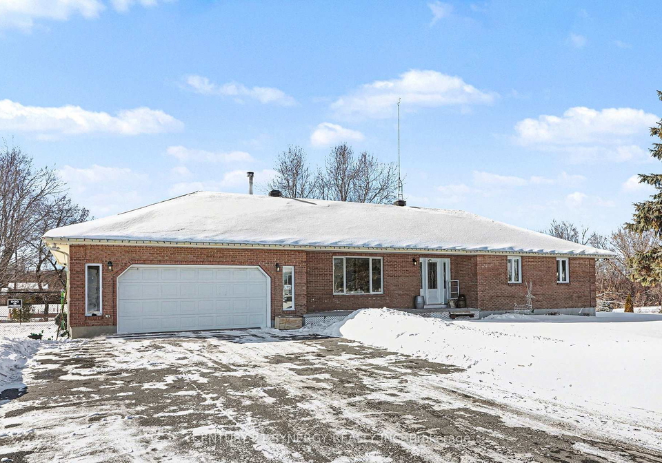 2290-valley-street-north-stormont-ontario-x12791746