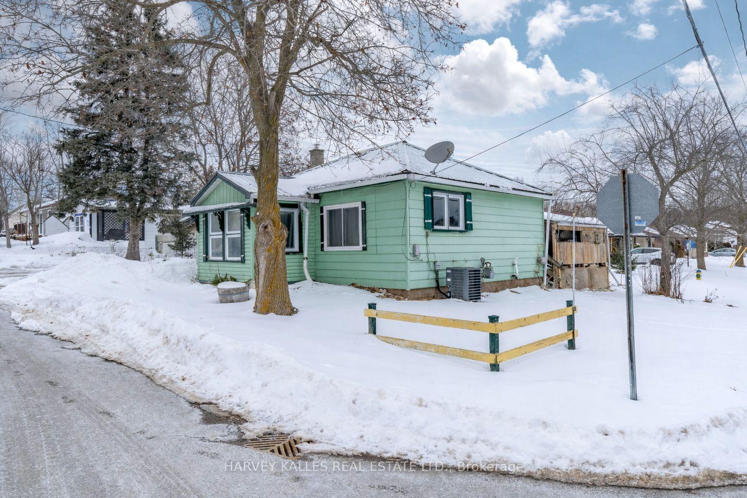 30-maitland-street-prince-edward-county-ontario-x12791750