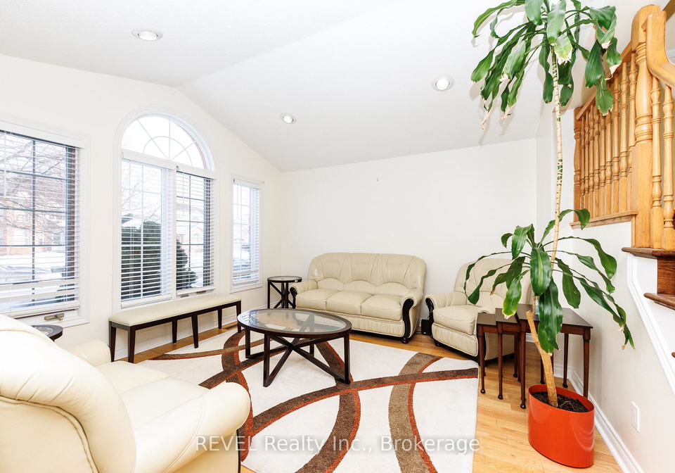 16-chessington-street-st-catharines-ontario-x12791856