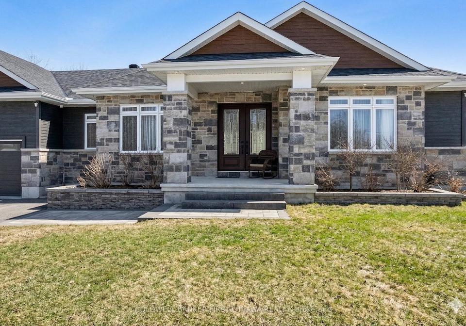 121-ernest-way-tay-valley-ontario-x12792234