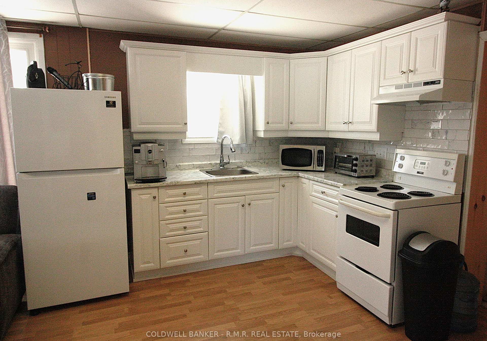 7-leaf-street-kawartha-lakes-ontario-x12792780