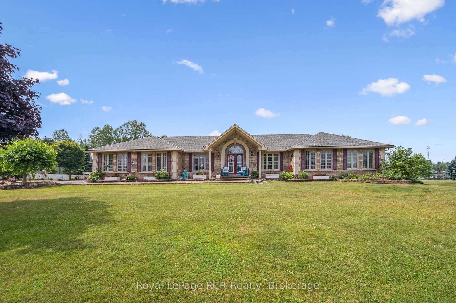 2-murray-way-minto-ontario-x12792914