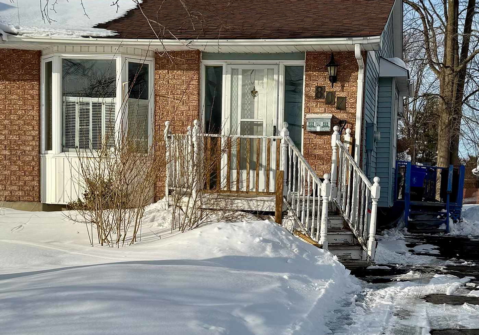 807-laflin-avenue-cornwall-ontario-x12793026
