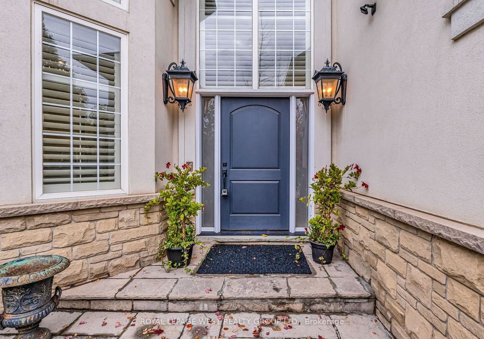 35-playfair-court-hamilton-ontario-x12794440