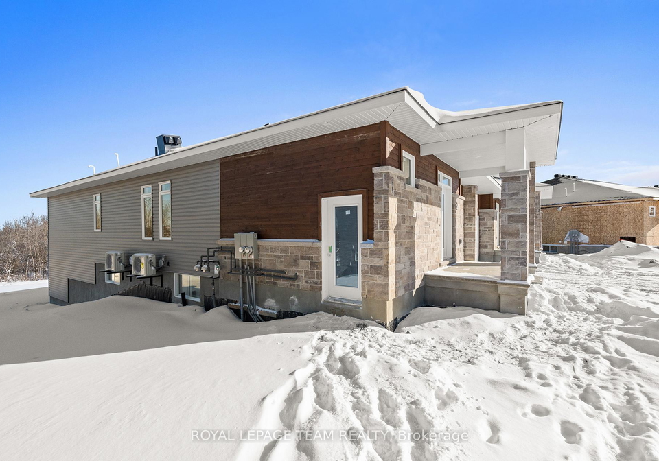1112-moore-street-brockville-ontario-x12794658