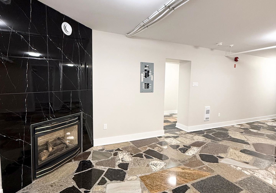 325-cooper-street-ottawa-ontario-x12795014