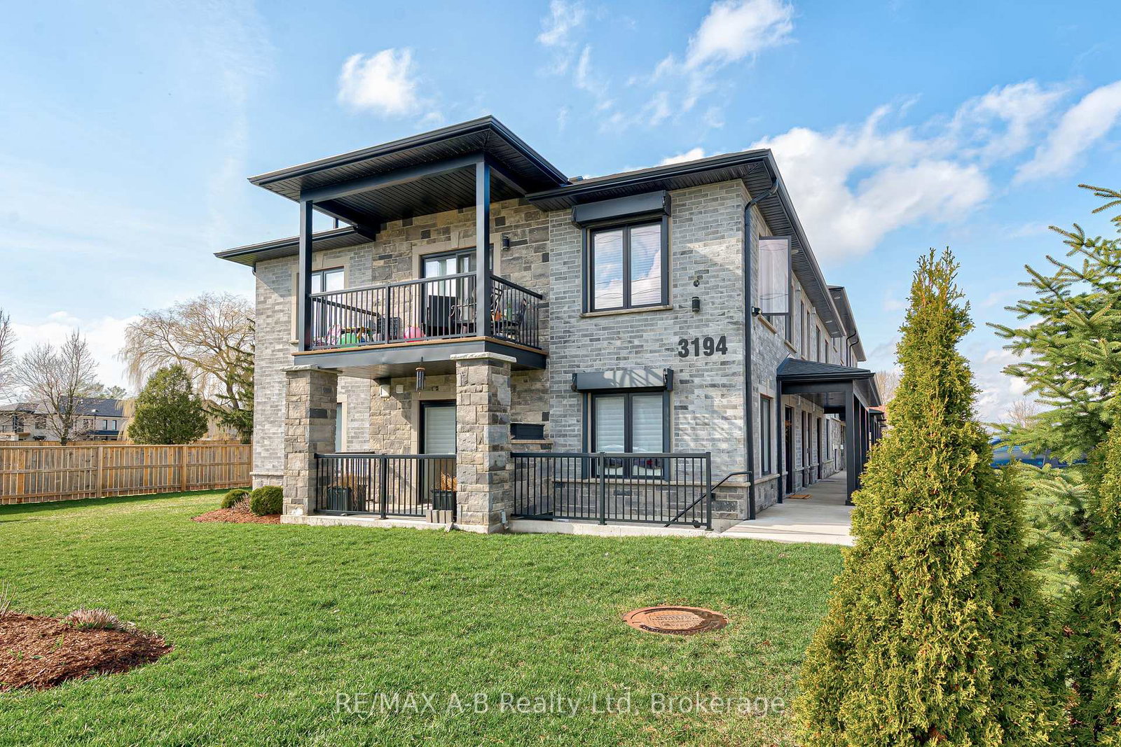 3194-vivian-line-3na-stratford-ontario-x12795338
