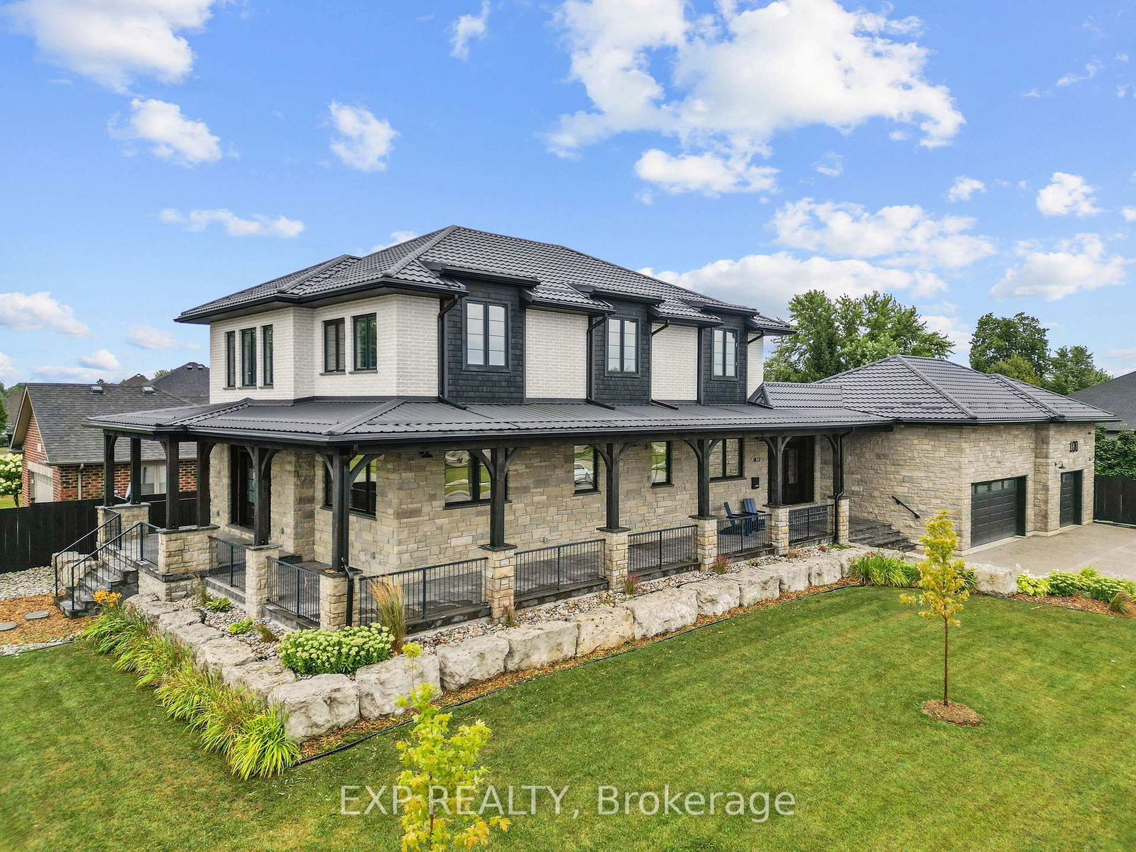 100-field-street-lambton-shores-ontario-x12795860