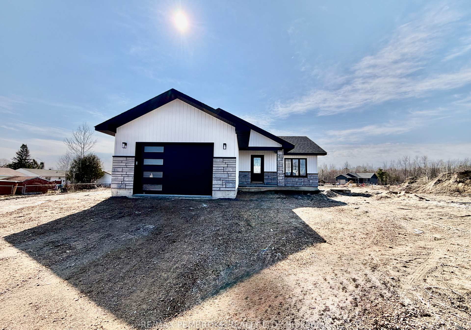 62-eddy-crescent-pembroke-ontario-x12795924