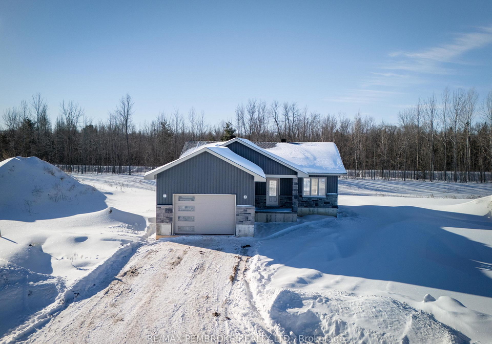 13-eddy-crescent-pembroke-ontario-x12796086