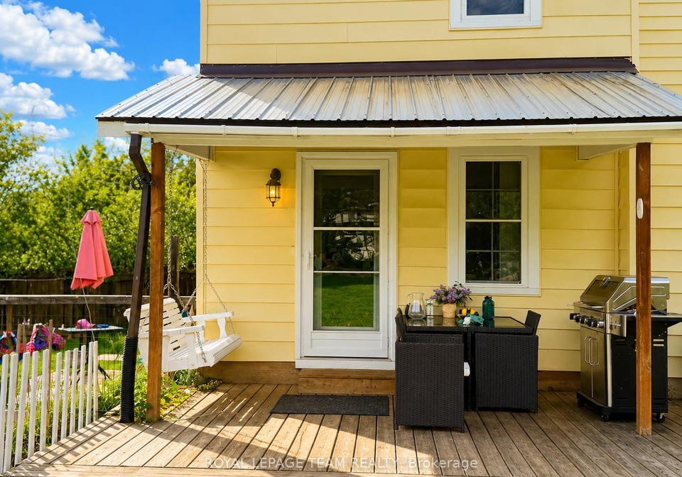 21-king-street-killaloe-hagarty-and-richards-killaloe-hagarty-and-richards-ontario-x12796210