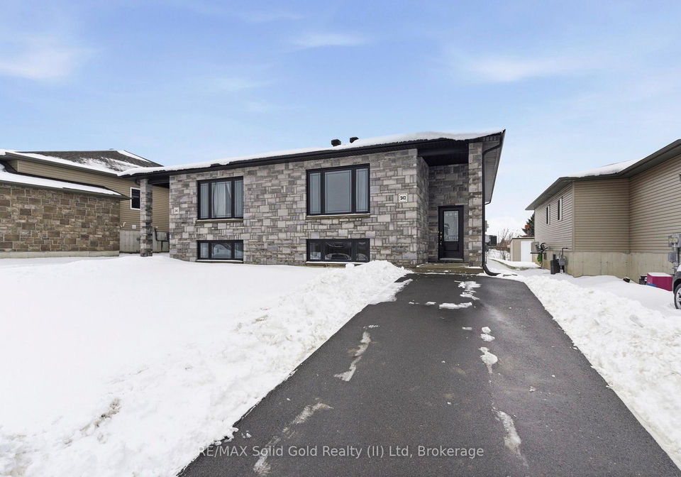 242-glen-nora-drive-cornwall-ontario-x12797974