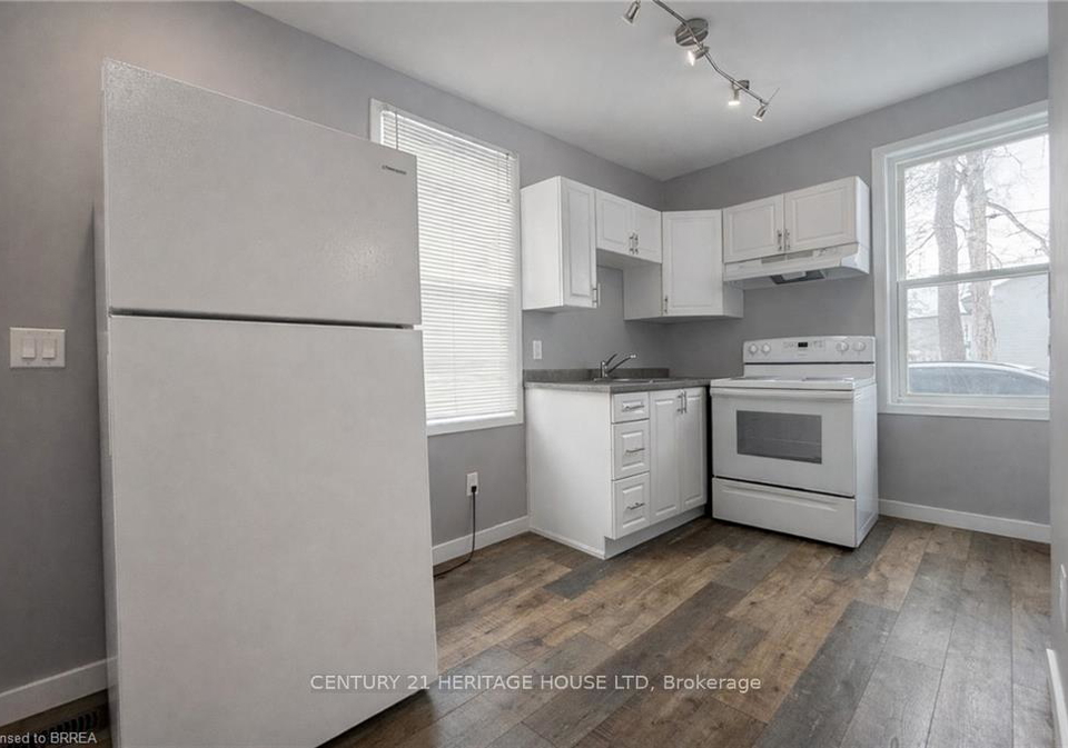 33-dumfries-street-brant-ontario-x12798034