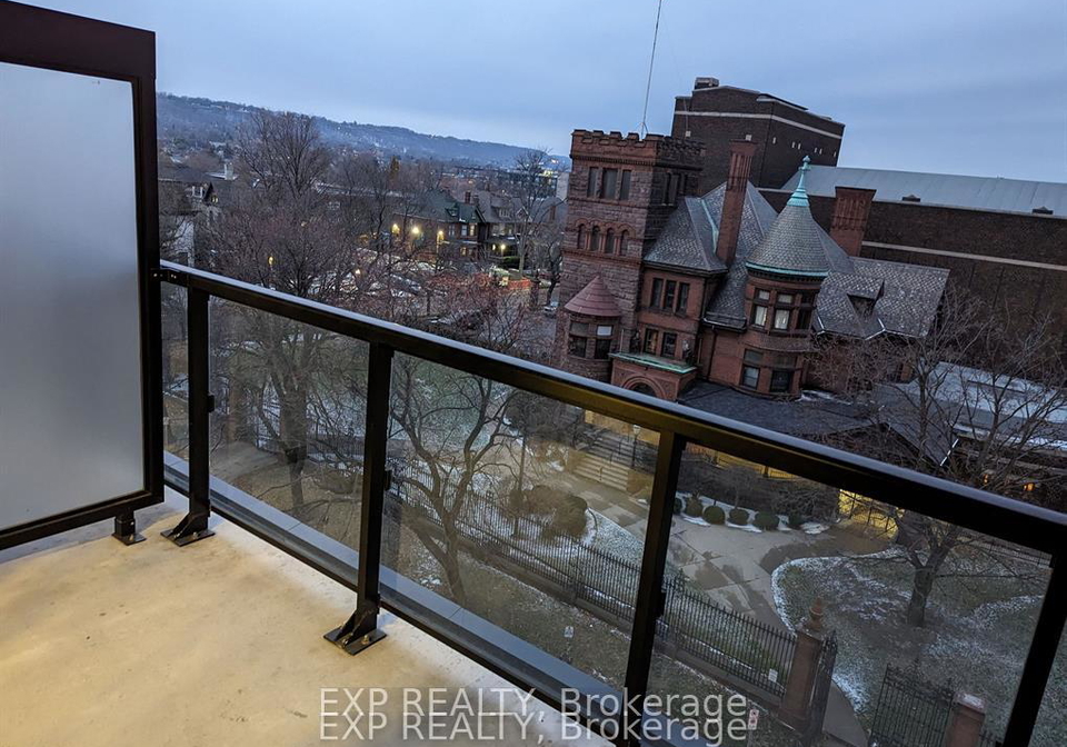 15-queent-street-s-hamilton-ontario-x12798306