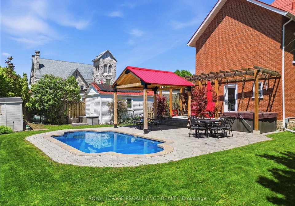 246-colborne-street-tweed-ontario-x12798478