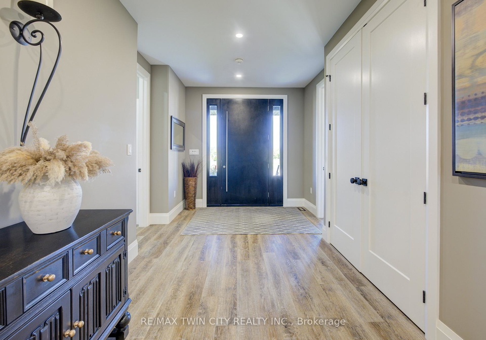 43711-adelaide-street-huron-east-ontario-x12798880