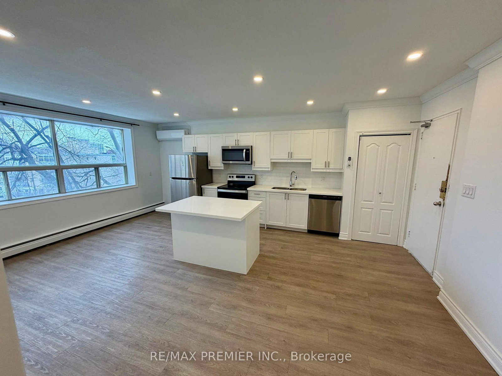 112-st-josephs-drive-hamilton-ontario-x12799204