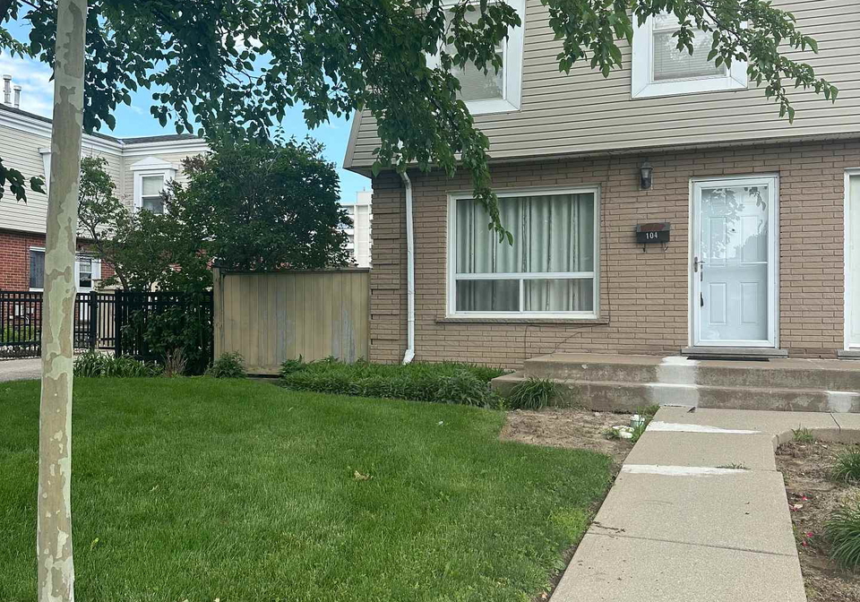 104-neil-avenue-hamilton-ontario-x12799888