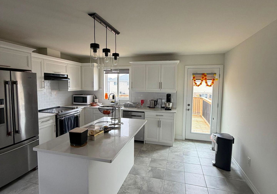 395-magnolia-lane-lakeshore-ontario-x12800044