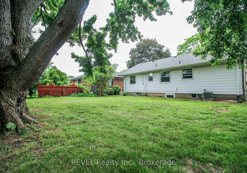 3-whiteoak-drive-st-catharines-ontario-x12800750