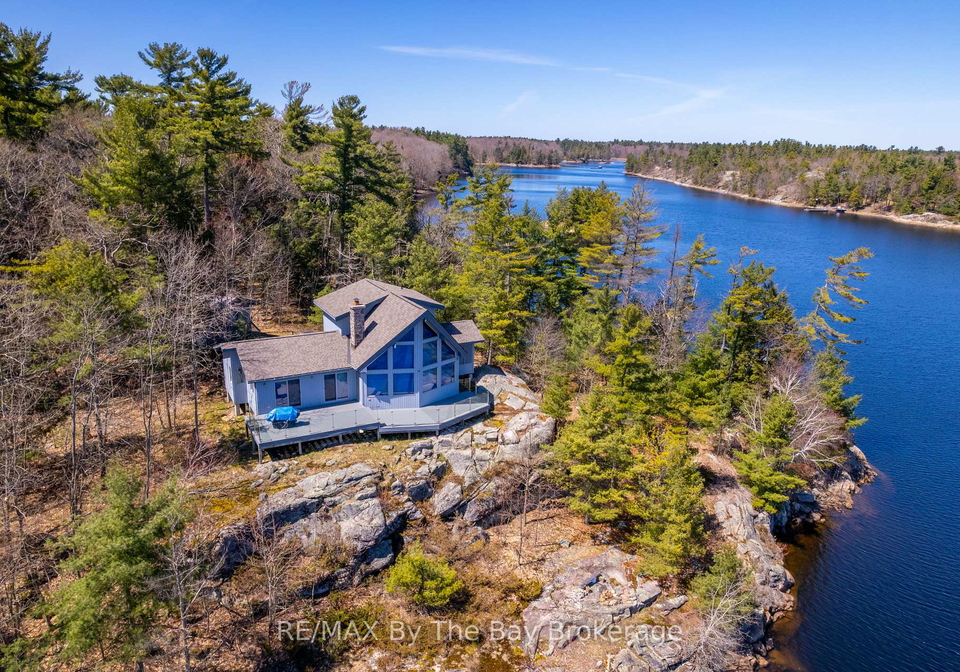 23212-georgian-bay-shore-georgian-bay-ontario-x12801556