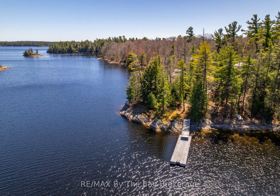 23212-georgian-bay-shore-georgian-bay-ontario-x12801556