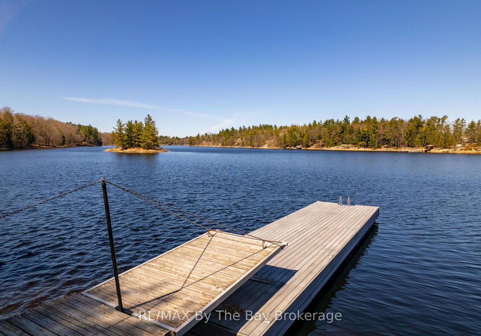 23212-georgian-bay-shore-georgian-bay-ontario-x12801556