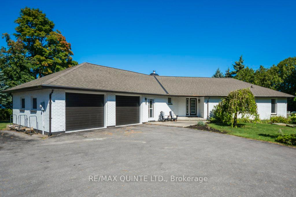 1190-county-road-prince-edward-county-ontario-x12801842