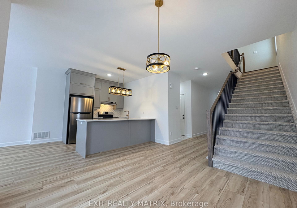 146-elizabeth-drive-north-dundas-ontario-x12802446