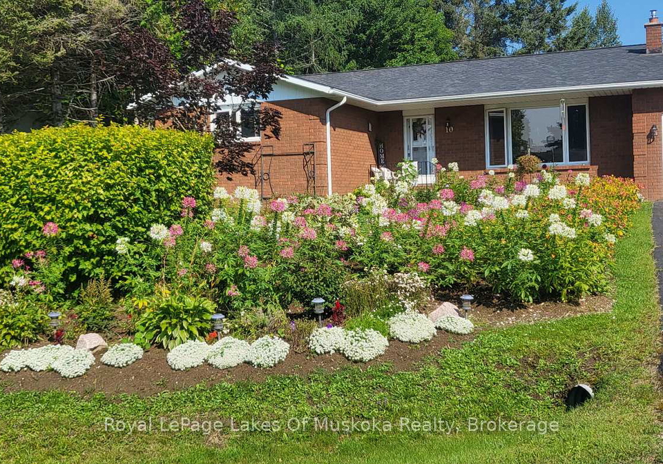 10-robertson-court-sundridge-ontario-x12803318