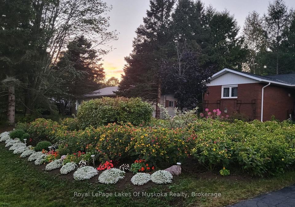 10-robertson-court-sundridge-ontario-x12803318
