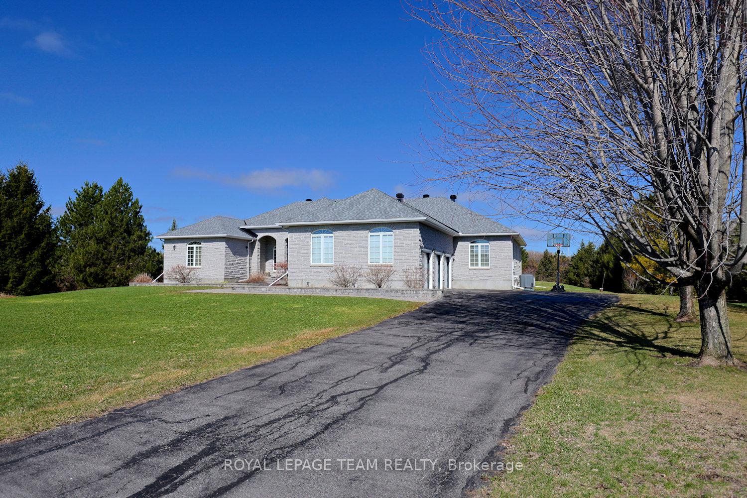 1611-landel-drive-kanata-ontario-x12803454