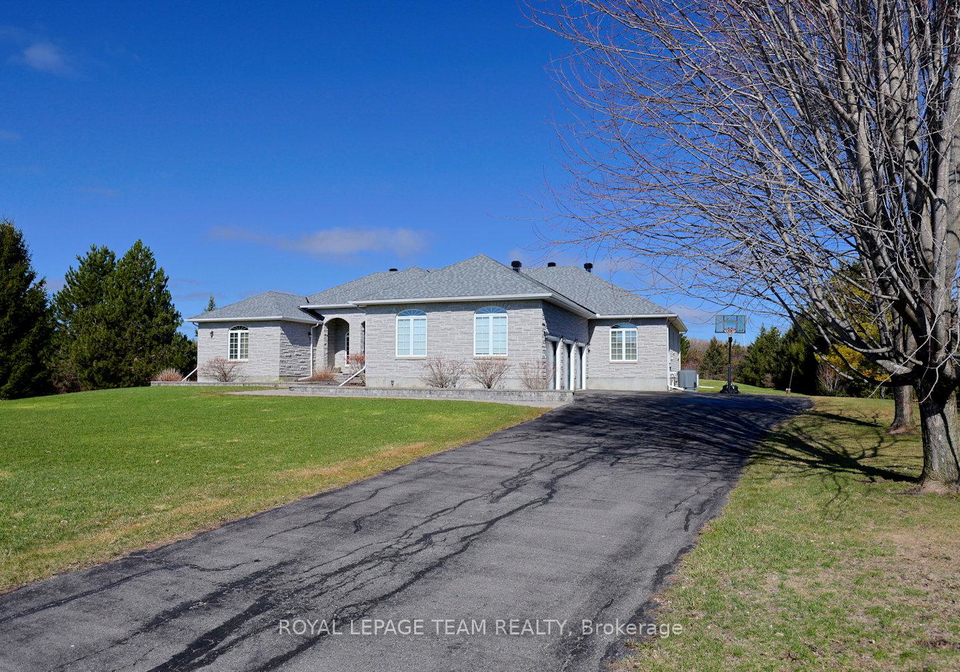 1611-landel-drive-kanata-ontario-x12803454
